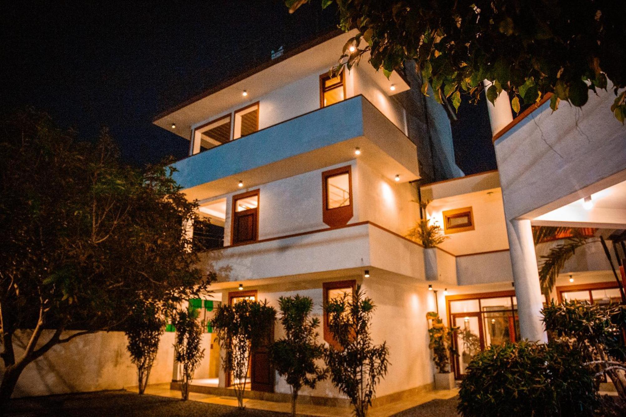 Riverside Inn Fuji Бентота Экстерьер фото