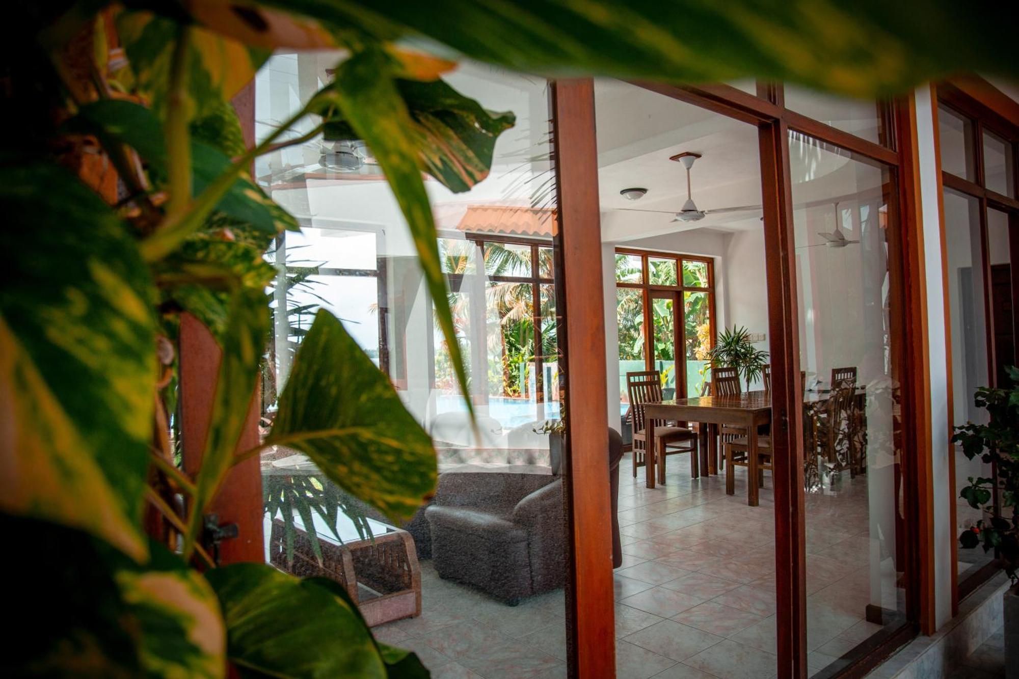 Riverside Inn Fuji Бентота Экстерьер фото