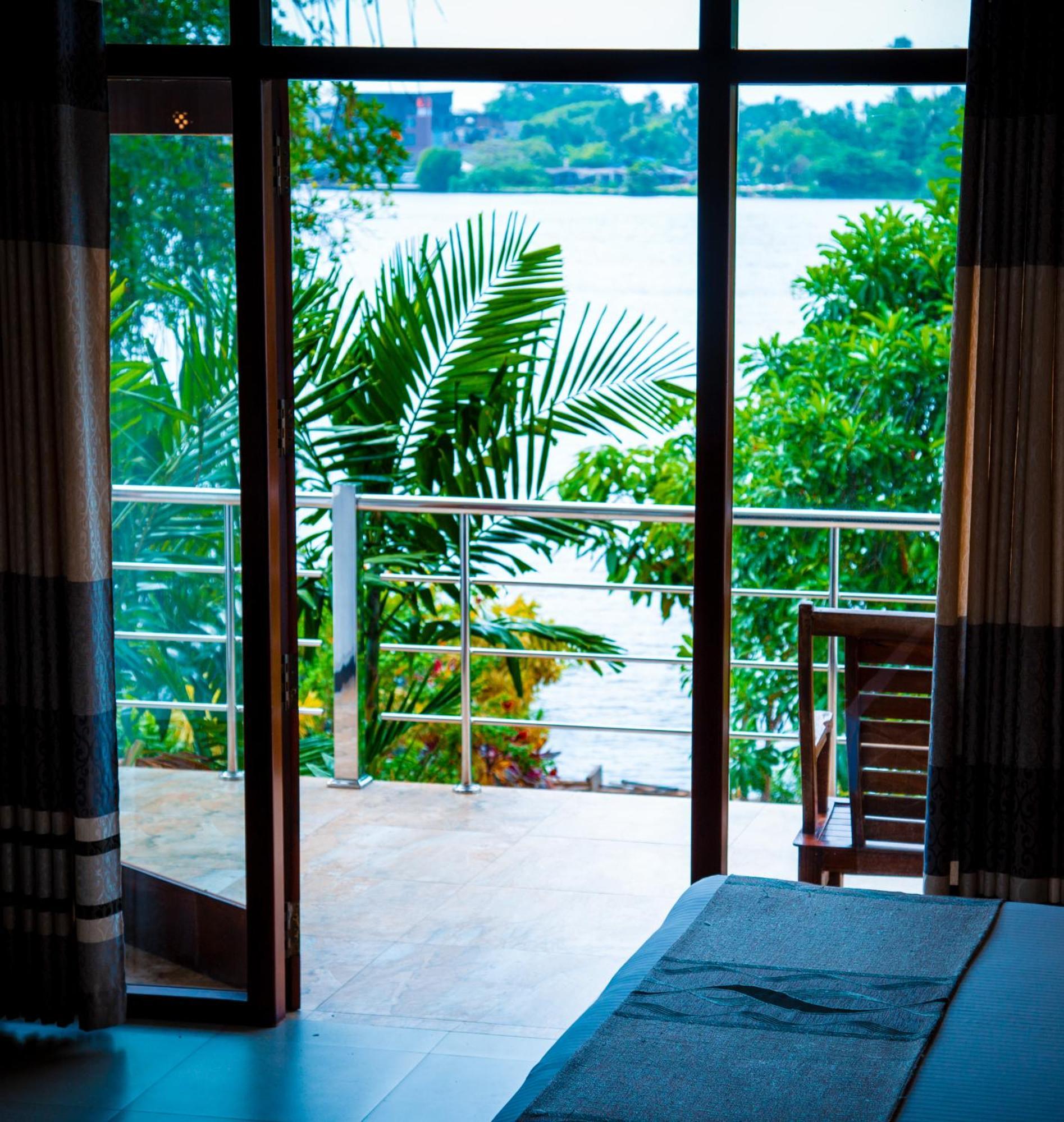 Riverside Inn Fuji Бентота Экстерьер фото