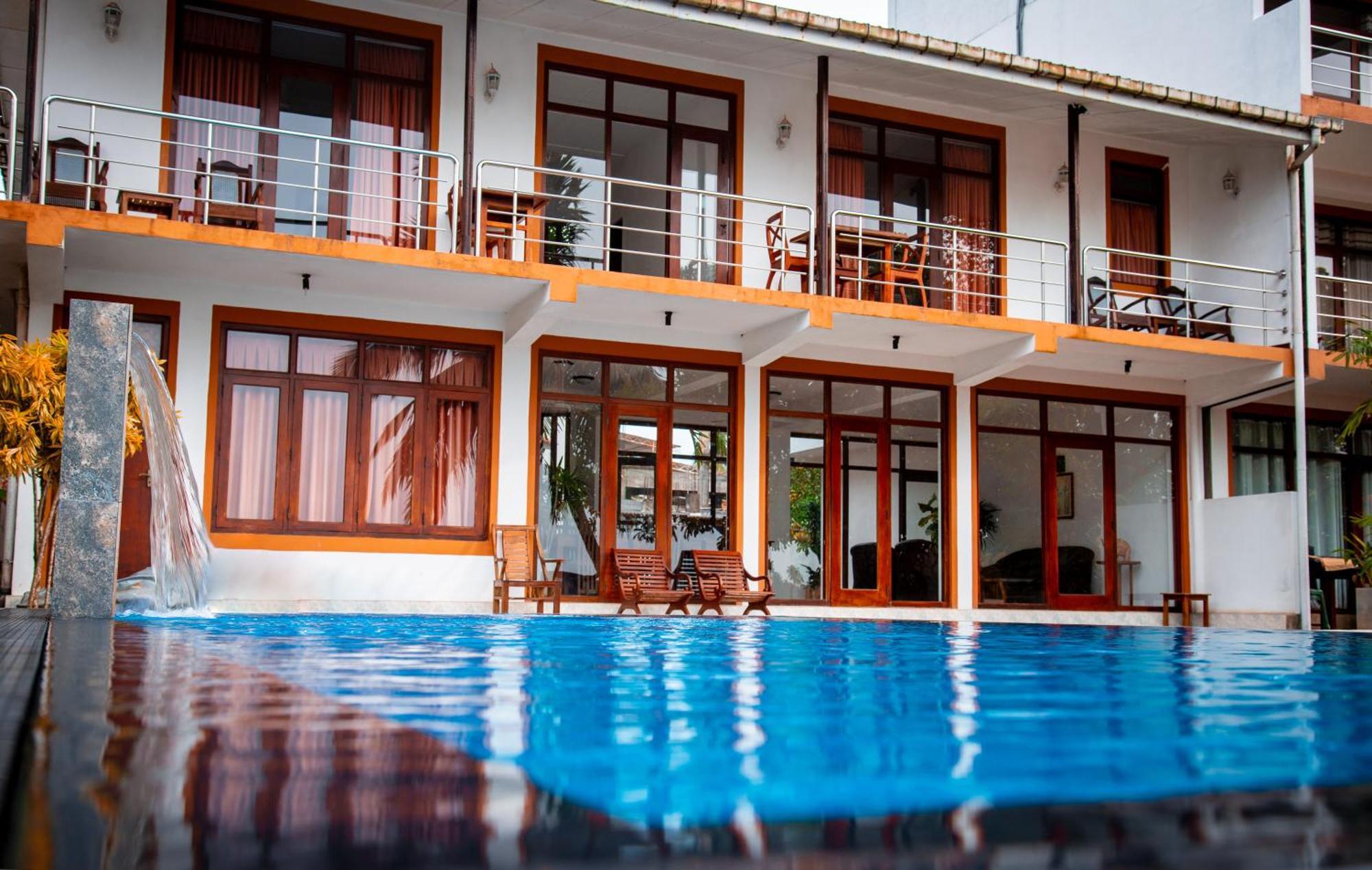 Riverside Inn Fuji Бентота Экстерьер фото