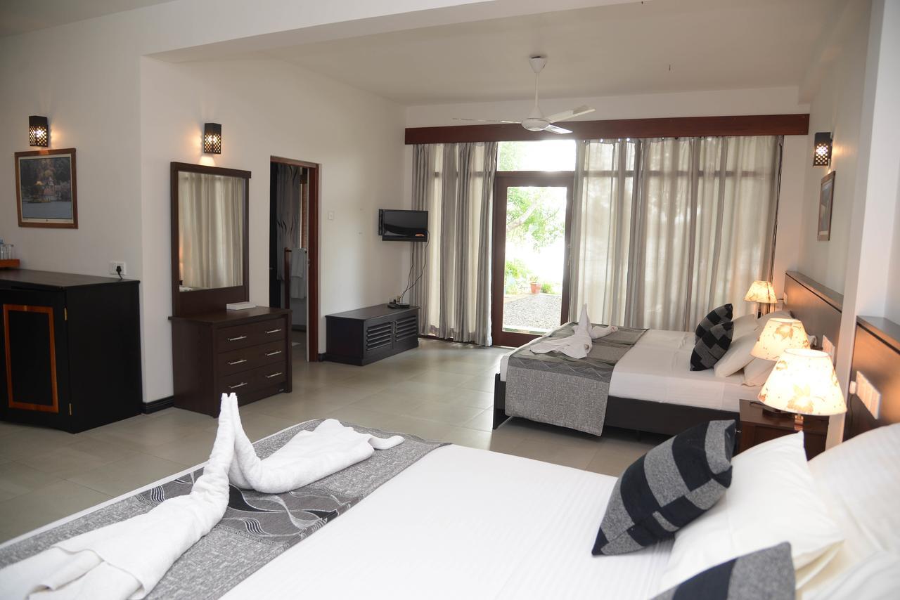 Riverside Inn Fuji Бентота Экстерьер фото